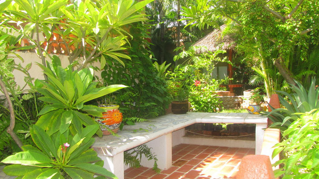 La Paloma Oceanfront Retreat Hotel San Patricio Melaque Buitenkant foto